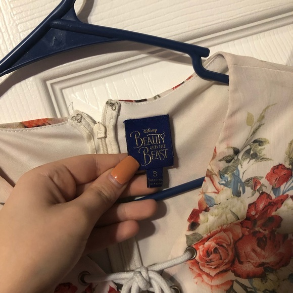 WHITE FLORAL ROMPER (beauty& the beast collection) - Picture 5 of 5